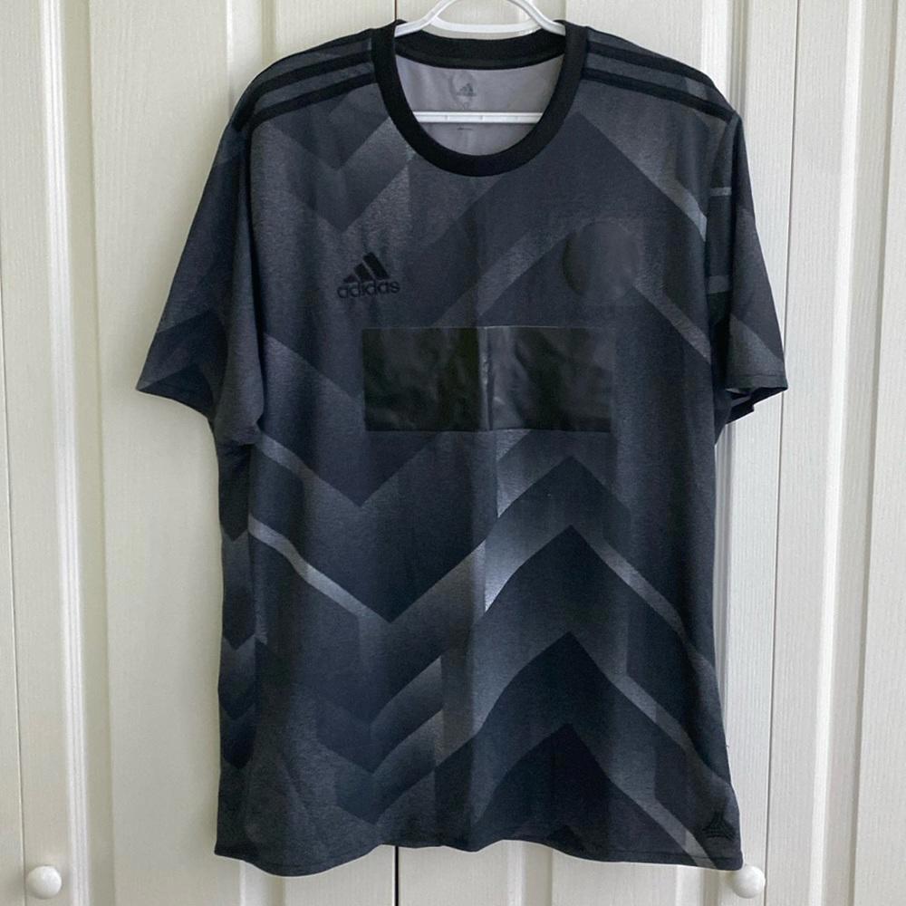 Adidas T shirt, Size XL